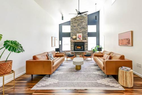 Bakerton Chalet De Esquí | Luxury Mountain Retreat - 4 King Suites & Hot Tub