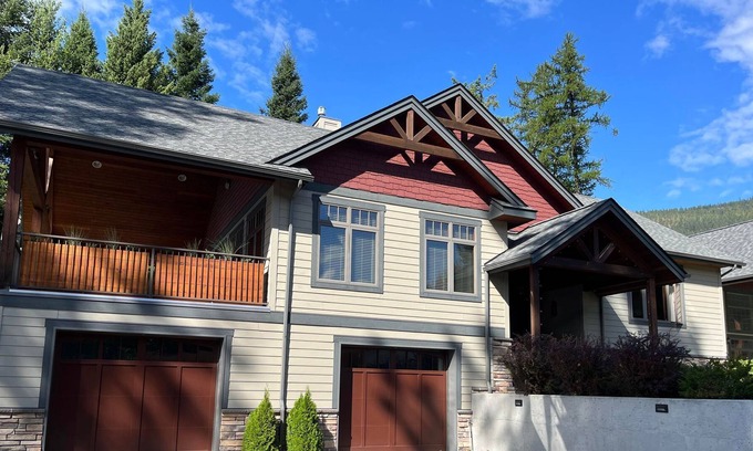 Creston Casa | Luxury Mountain Vacation Home with Heated Indoor Pool