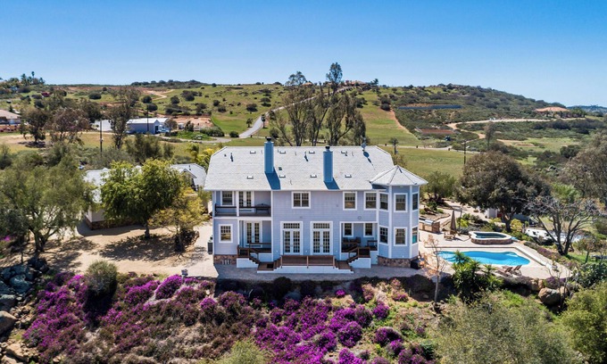 Ramona Casa | Luxury Nature Estate w/ 3 Homes, Salt Pool, Jacuzzi. Retreats, Intimate Weddings