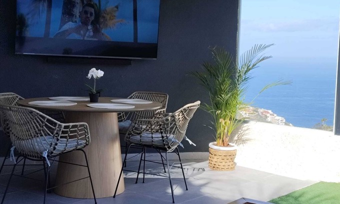 Los Realejos Casa | Luxury Nest with Panoramic Wiews 10 min from Loro Park