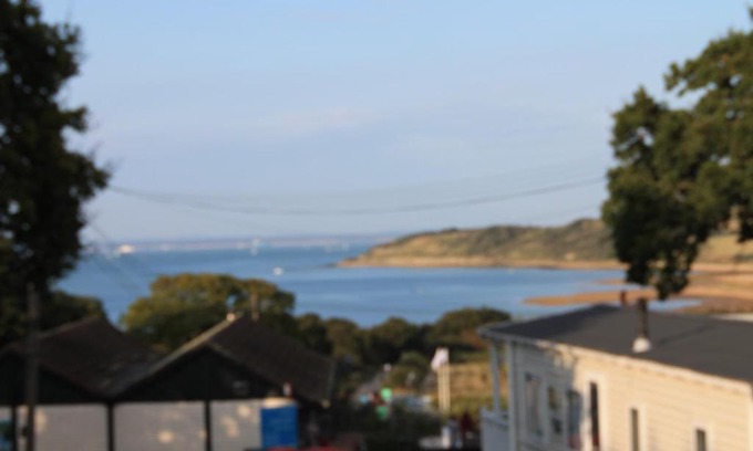 Cowes Casa | luxury new 3 bed caravan with stunning sea view on private beach in Thorness bay