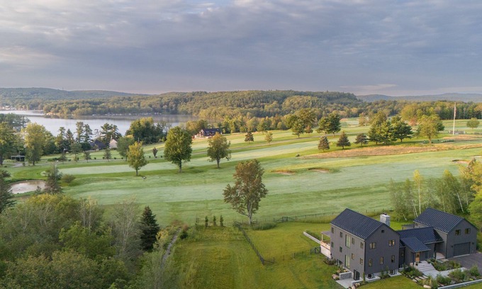 Copake Lake Otro | Luxury New 6-Bedroom Modern Farmhouse with Hot tub, nr Golf, Ski, Copake Lake