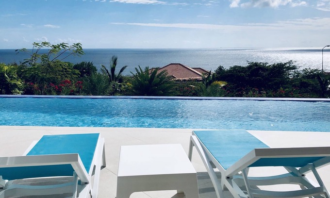 St. Marie Villa | * Villa de lujo Casa-Bella * Vista al mar con piscina para 8 huéspedes