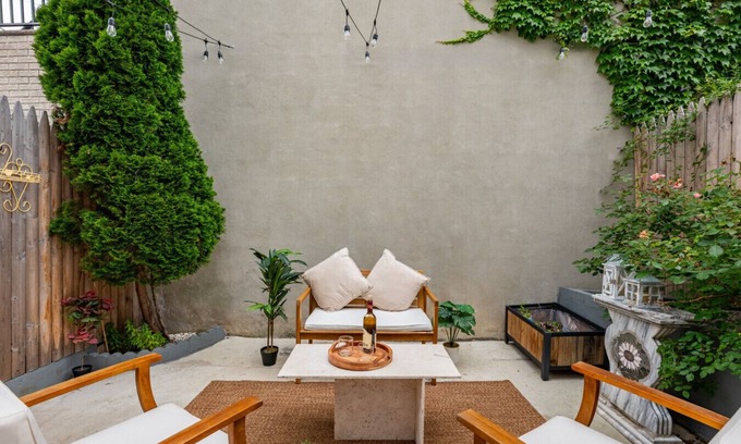 The Heights Condominio | Luxury NYC Condo with Private Deck | Mins to NYC