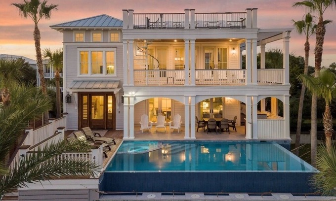 Isle of Palms Casa | IOP de lujo ~ PISCINA PRIVADA, MÚLTIPLES PISCINAS, TECHO, TUBOS CALIENTES