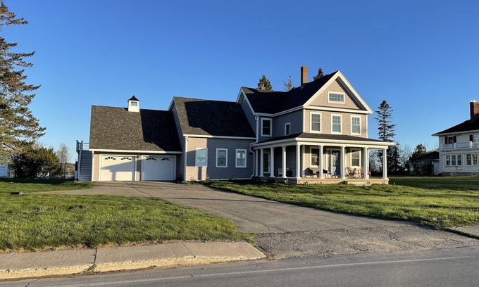 Lubec Casa | Luxury ocean front property