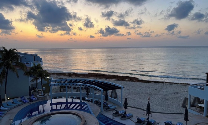 Playa Playacar Condominio | Luxury oceanfront condo near charming Playa del Carmen with WiFi
