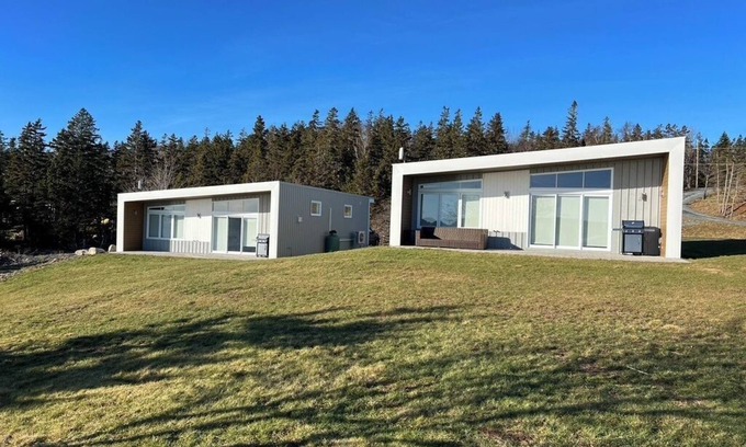 Feltzen South Cabaña | Luxury Oceanfront Cottage 2