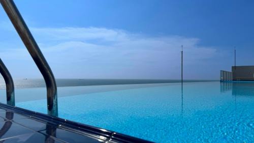 Uswetakeiyawa Apartamento | Luxury Oceanfront Penthouse in Uswetakeiyawa