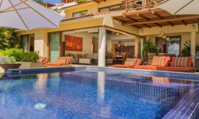 La Cruz de Huanacaxtle Villa | Villa de lujo frente al mar en Punta Esmeralda con magníficas vistas.