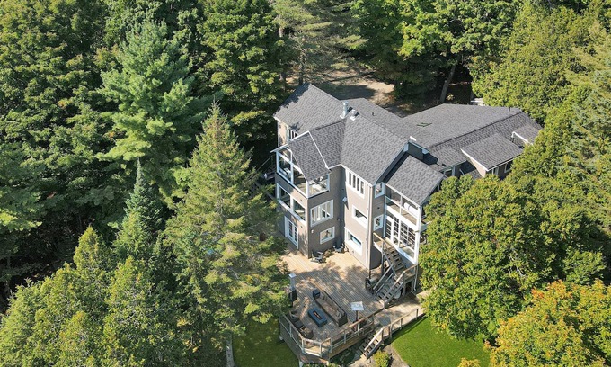 Eagle Lake Cabaña | Luxury on Glen: 6BR Retreat w/ Sauna, Hot Tub & Waterslide!