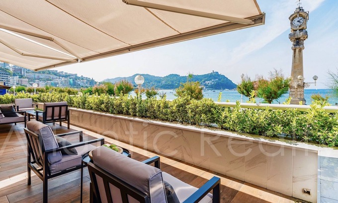 San Sebastian Centro Apartamento | Luxury on the Beach | Atlantic Realty