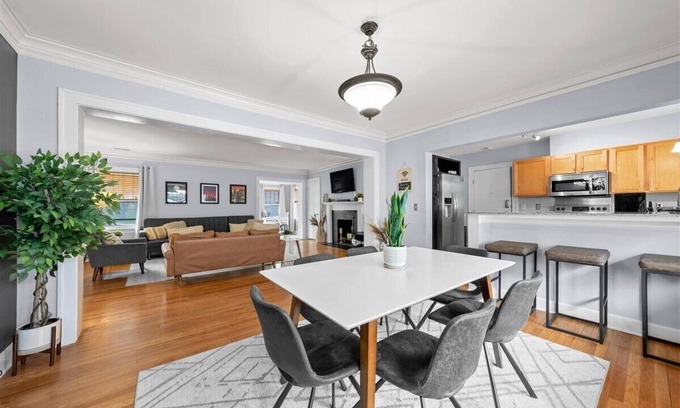 Kansas City Casa | Luxury on the Plaza and Loose Park