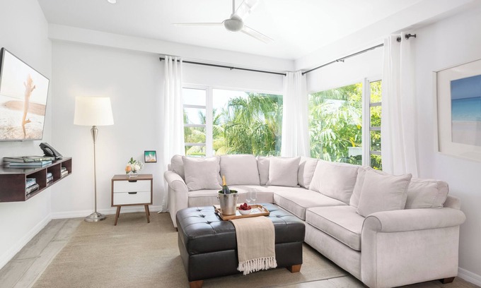 Grace Bay Hotel | Luxury One Bedroom Suite