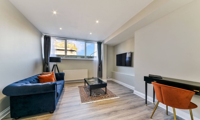 Farringdon Apartamento | Luxury one bedroom apartment minutes from Farringdon Station!