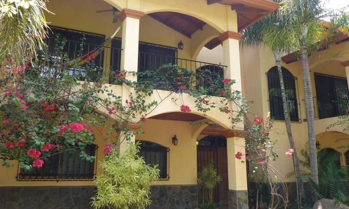 Junquillal Villa | Casa de lujo de 5 dormitorios y 4 baños en la comunidad cerrada de la costa del Pacífico con acceso a la piscina y al gimnasio