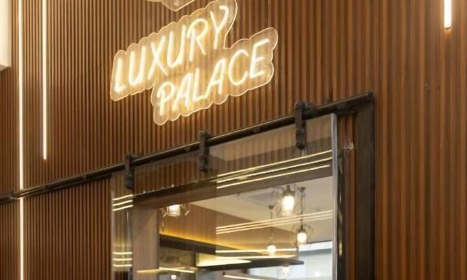 Al Swaifyeh Hotel | Luxury Palace Hotel