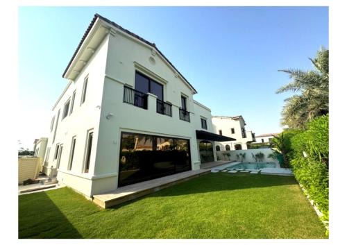Arabian Ranches Villa | Luxury Paradise 7 Bedroom Plus Maids Villa
