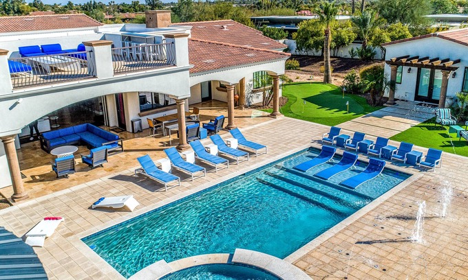 Paradise Del Este Casa | Gran villa con muchas habitaciones con baño. ¡Casa divertida con juegos y excelentes vistas!