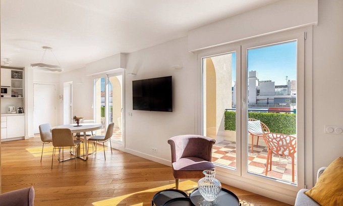 Gambetta Apartamento | Luxury Penthouse 2BDR/2BATH Terrace 3min Promenade