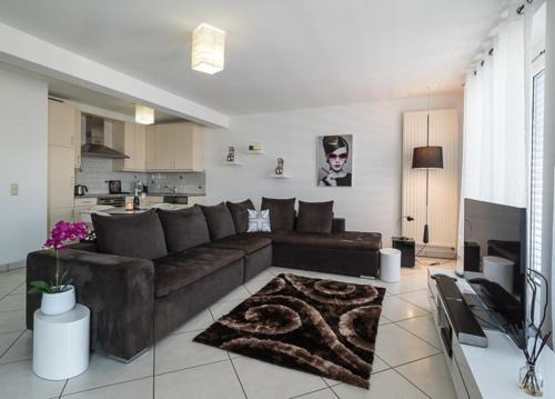 Gare Apartamento | LUXURY PENTHOUSE APARTMENT WITH 3 Balconies -2 BEDROOMS -PETRUS VIEW & PARKING