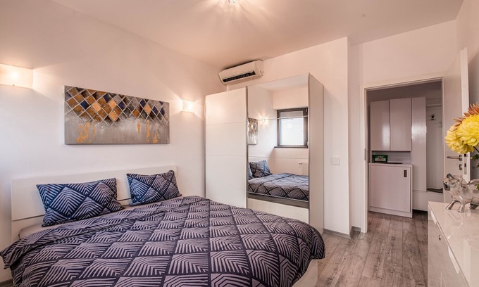 Militari Hotel | Luxury Penthouse Plaza Residence P1