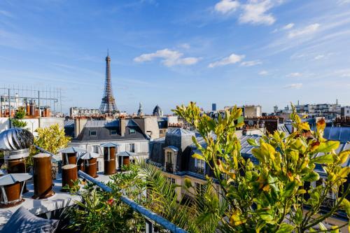 Passy Apartamento | Luxury Penthouse Rooftoop Eiffel Tower view - EM02