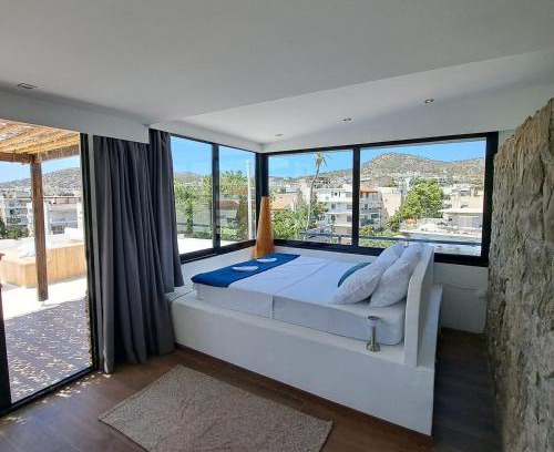 Varkiza Apartamento | Luxury Penthouse Suite