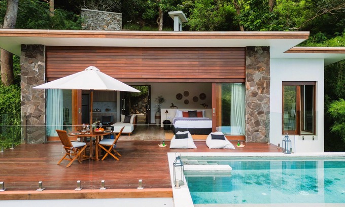 Praya Barat Apartamento | Luxury Pool Studio Deluxe, Selong Belanak Ocean View, Selong Selo Resort