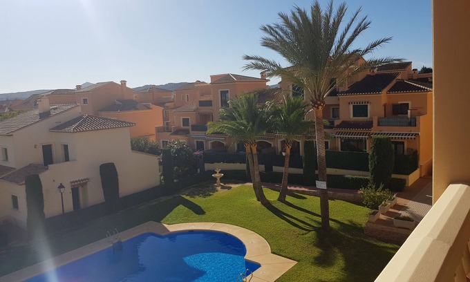 Aduanas Apartamento | Residencia de lujo con vista a la piscina y gimnasio a 500 metros del mar.