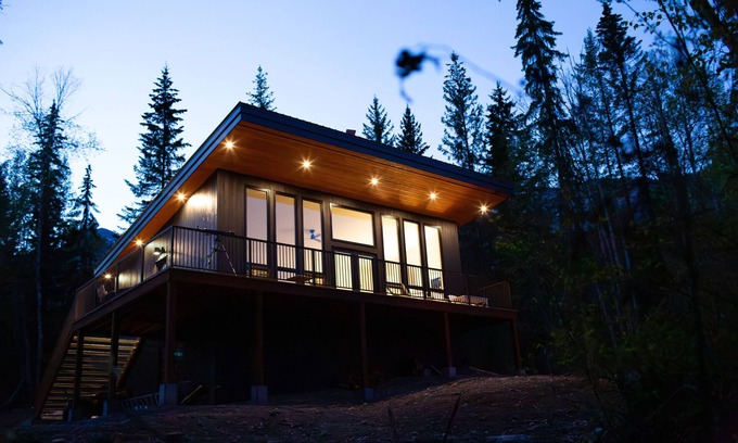 Golden Cabina | Luxury Private Cabin w/Hot Tub & Mountain Views
