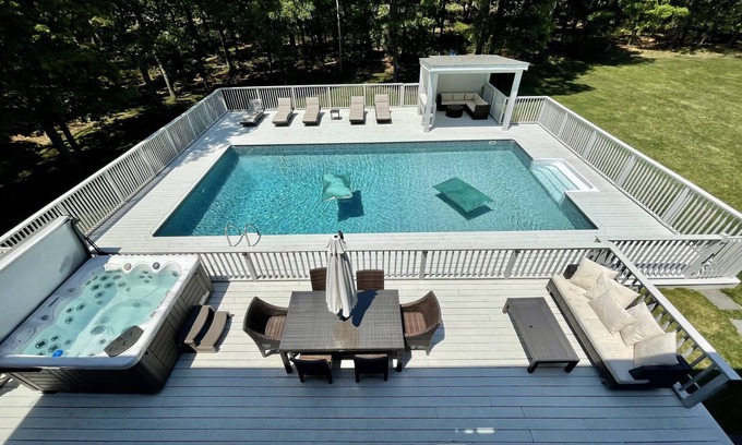 East Hampton Casa | Bicicleta a la playa! Piscina climatizada, jacuzzi, chimenea
