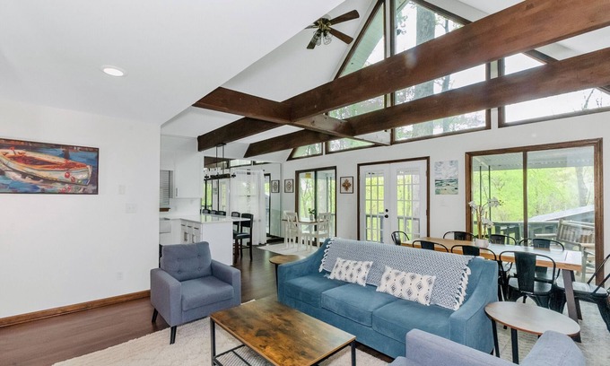 Monticello Casa | Luxury Private Lake House w/ Hot Tub & Dock!
