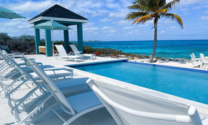 Farmer's Hill Villa | Luxury Private Oceanfront Villa w/ Infinity Pool - Sleeps 6- 12 people