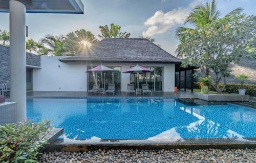 Choeng Thale Villa | Luxury private pool villa resort style near beaches in Laguna