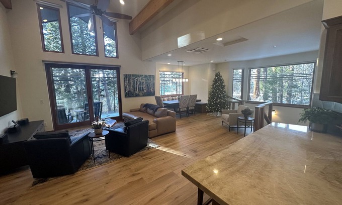 Skyland Casa | Luxury Private Retreat - near Beaches and Resorts