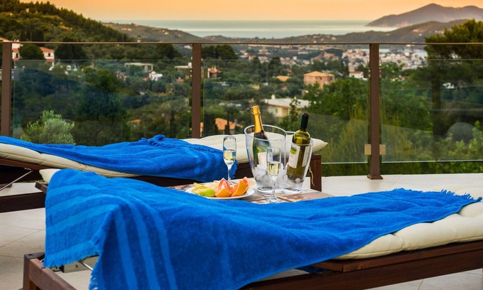 Katsarou Villa | "Villa Hermes" privada de lujo con gran piscina y vistas impresionantes