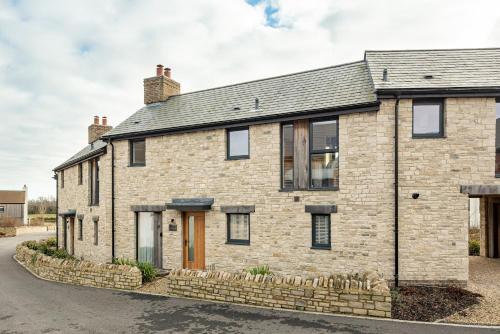 Holworth Casa | Luxury property with spa access on a nature reserve Hambury Cottage BV22