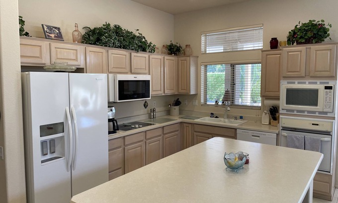 Sun City West Casa | Luxury Resort Community, 5 Golf Courses, Rec. Centers with Pools, Spas, etc