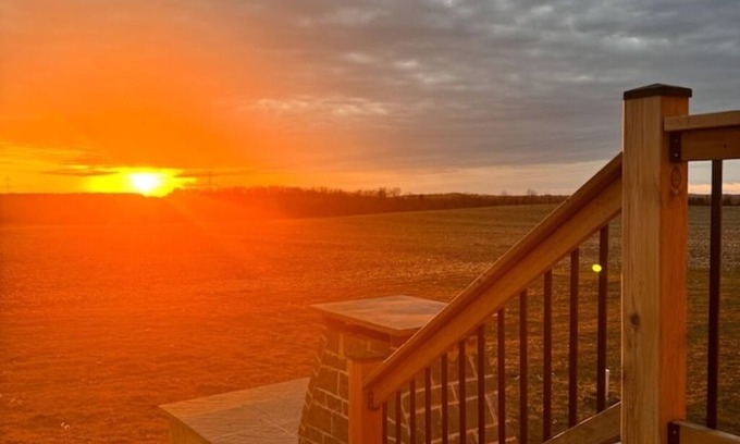 East Garafraxa Casa | *Luxury Retreat* 100-Acre Estate With Indoor Pool in East Garafax Ontario!