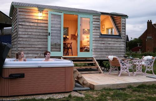 Chessington Casa | Luxury Retreat 30mins Taxi Ride From West London