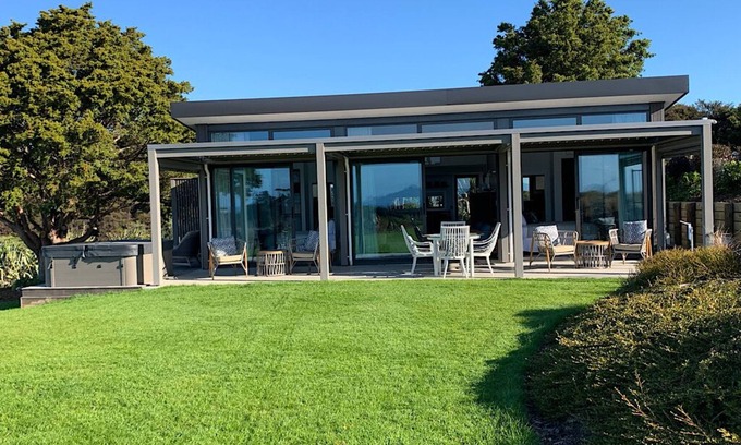 Langs Beach Casa | Luxury Retreat and Pet Friendly