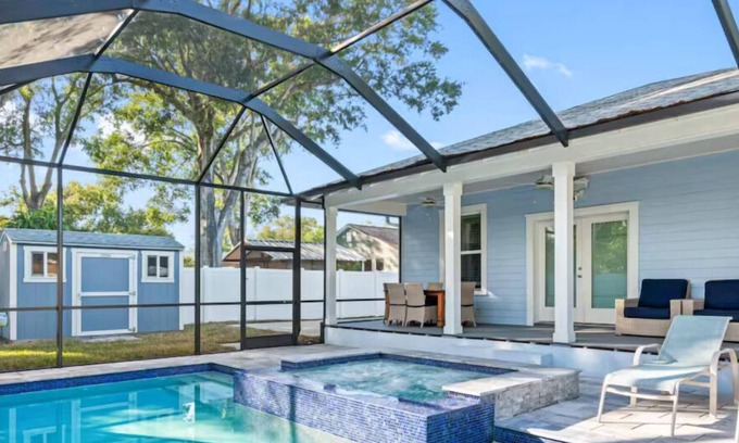 Riverside Heights Casa | Luxury Retreat Hot Tub Private Fenced Yard