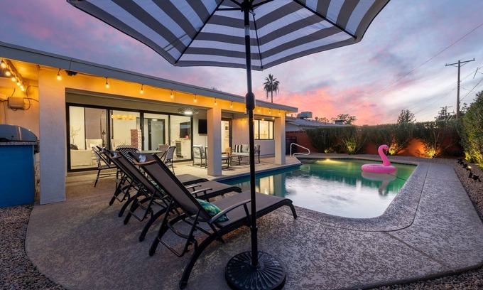Scottsdale Estates Nine Casa | Luxury retreat in Old Town! 1mi to hot spots! Free heated pool & early check in