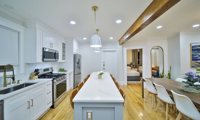 Upham's Corner Casa | ⭐Summer Gather W / Deck 4mil to Fenway / Downtown walk2T