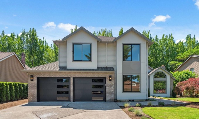 Wilkes East Casa | Luxury Retreat - NEW 4 BED/3 BATH Home close to Airport