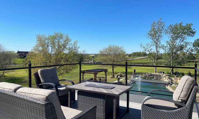 Northlake Casa | Luxury Retreat on 5 Acres Near TX Motor Speedway, 5 bedrooms