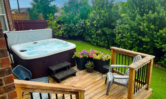 Boerne Casa | Luxury Retreat - Hot Tub, Game Room, Arcade, Pet-Friendly, Minutes to Fiesta TX