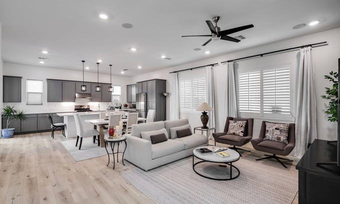 Peoria Casa | Luxury RH Furnished-Modern Home-Super Clean -All 5 stars review-Great Location