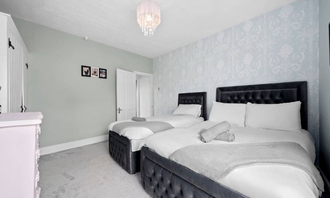 Belper Casa | Luxury River Side Getaway: Peak District